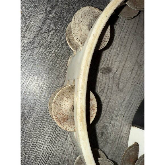 10" RhythmTech Ergonomic Tambourine White Plastic Nickel Jingles RUST USED - Picture 7 of 10